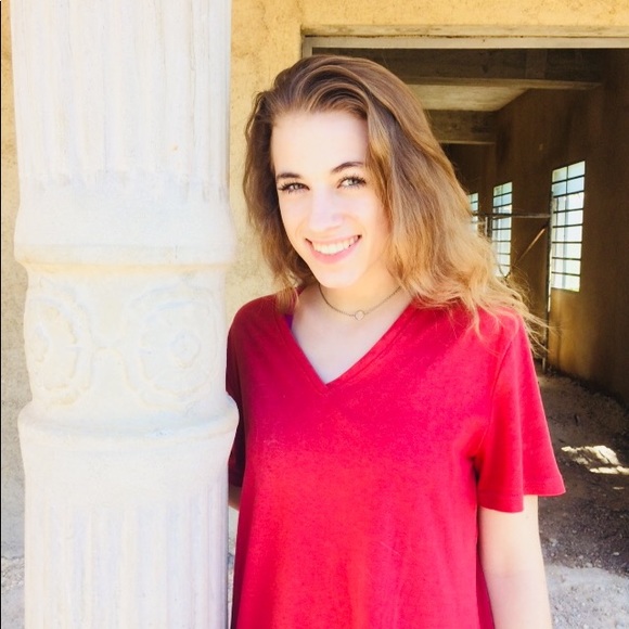 Meet your Posher, Anna - Picture 3 of 6